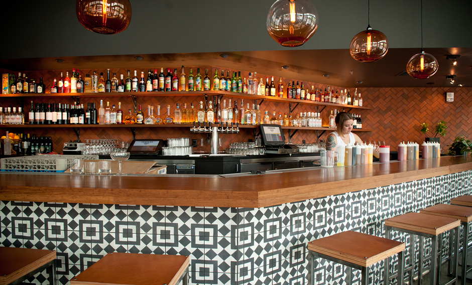 Decoración de barras de bares: ideas originales para tu local